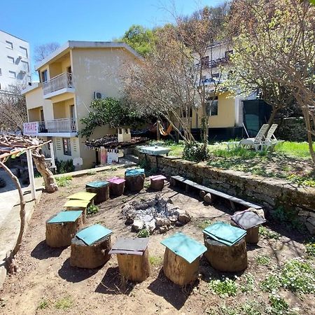 Хостел Pirate Backpackers Улцинь Экстерьер фото
