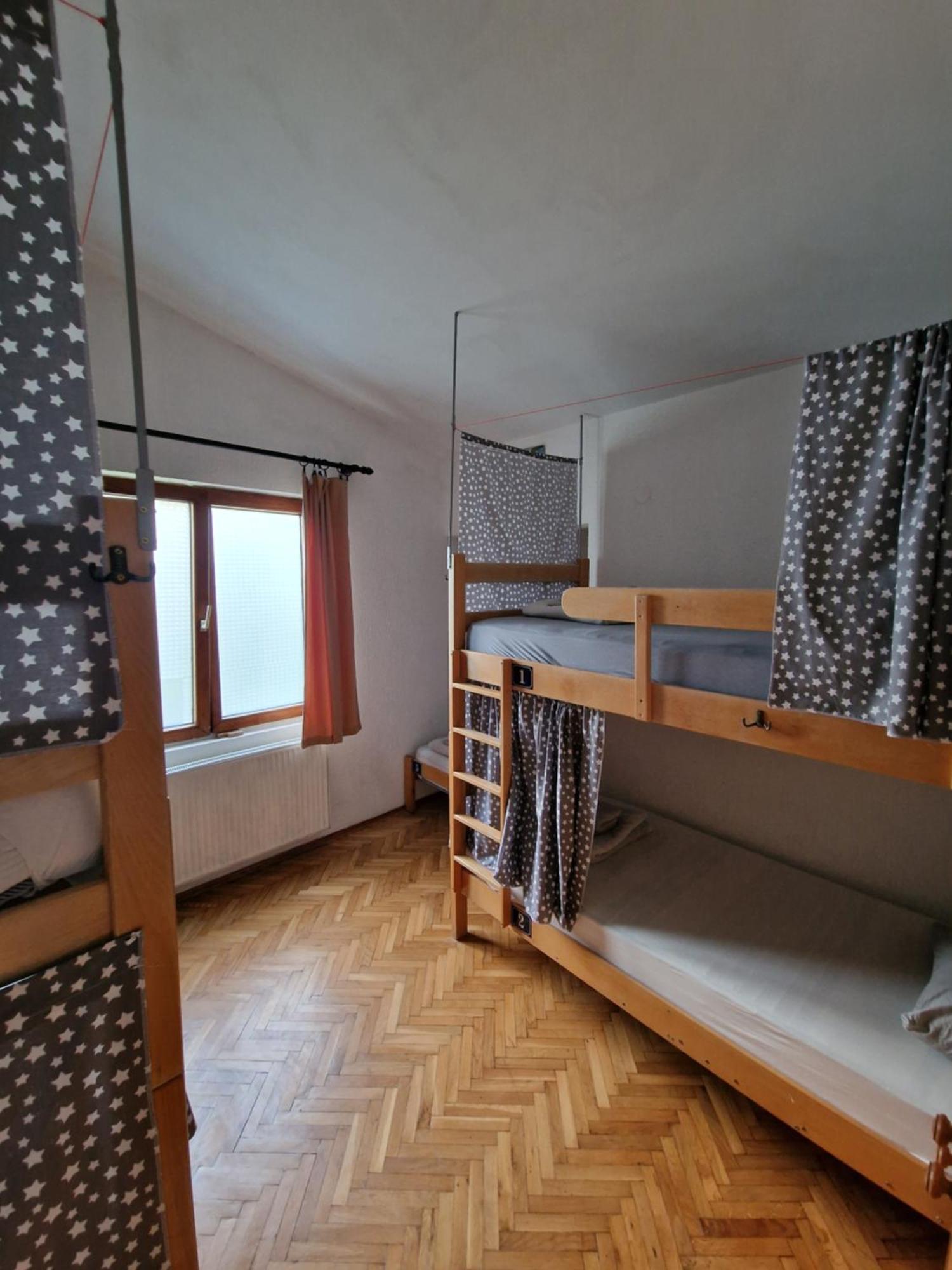 Хостел Pirate Backpackers Улцинь Экстерьер фото