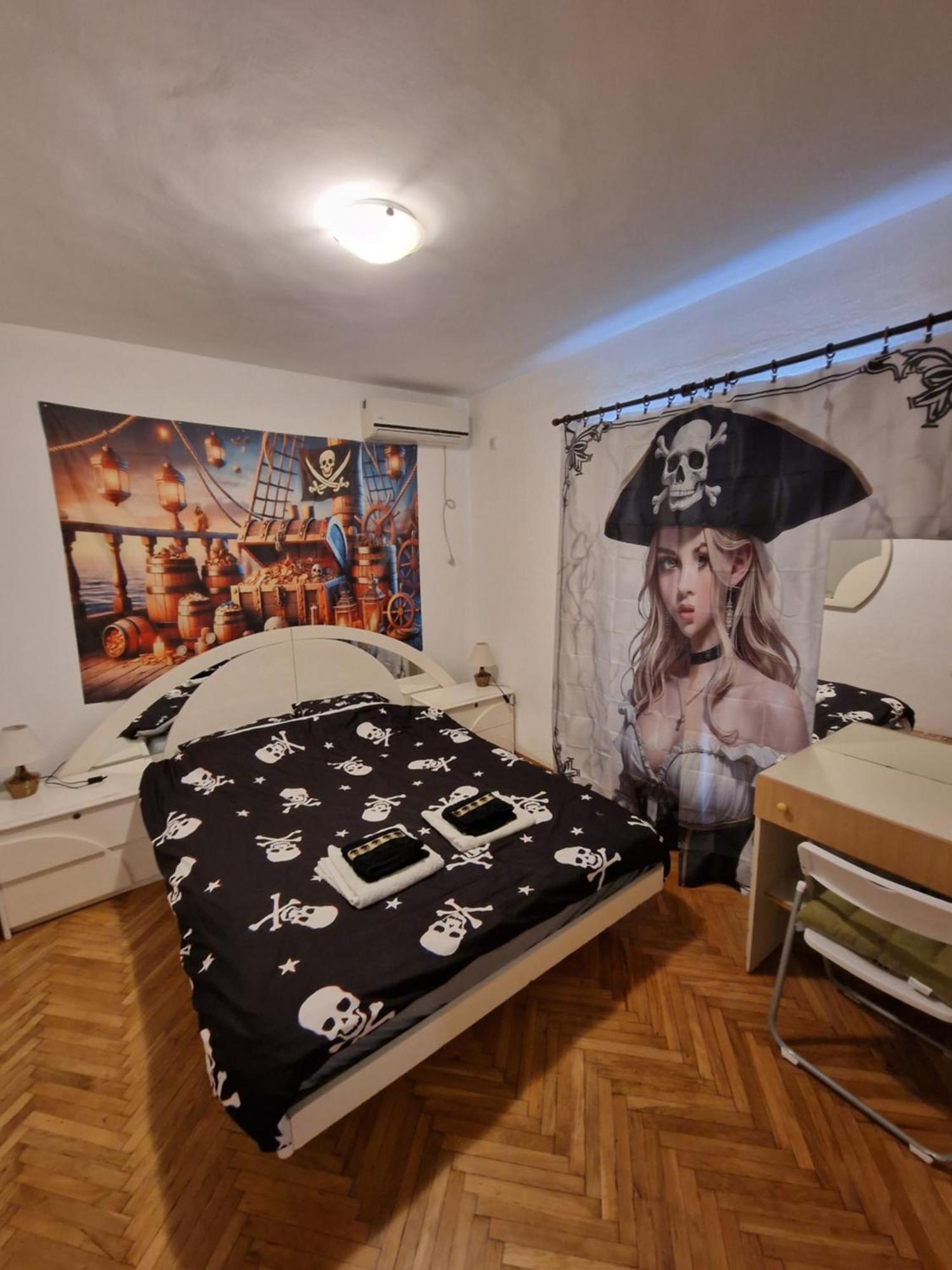 Хостел Pirate Backpackers Улцинь Экстерьер фото