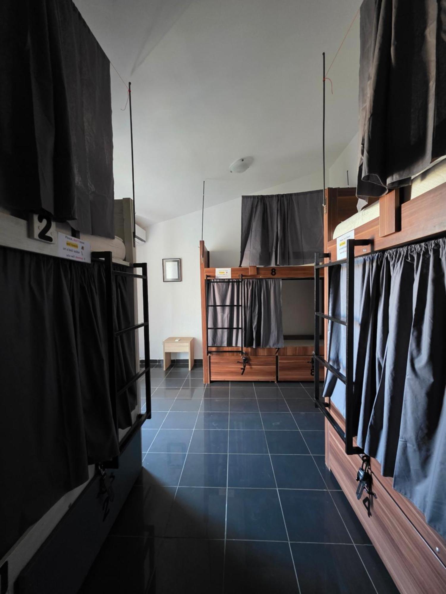 Хостел Pirate Backpackers Улцинь Экстерьер фото