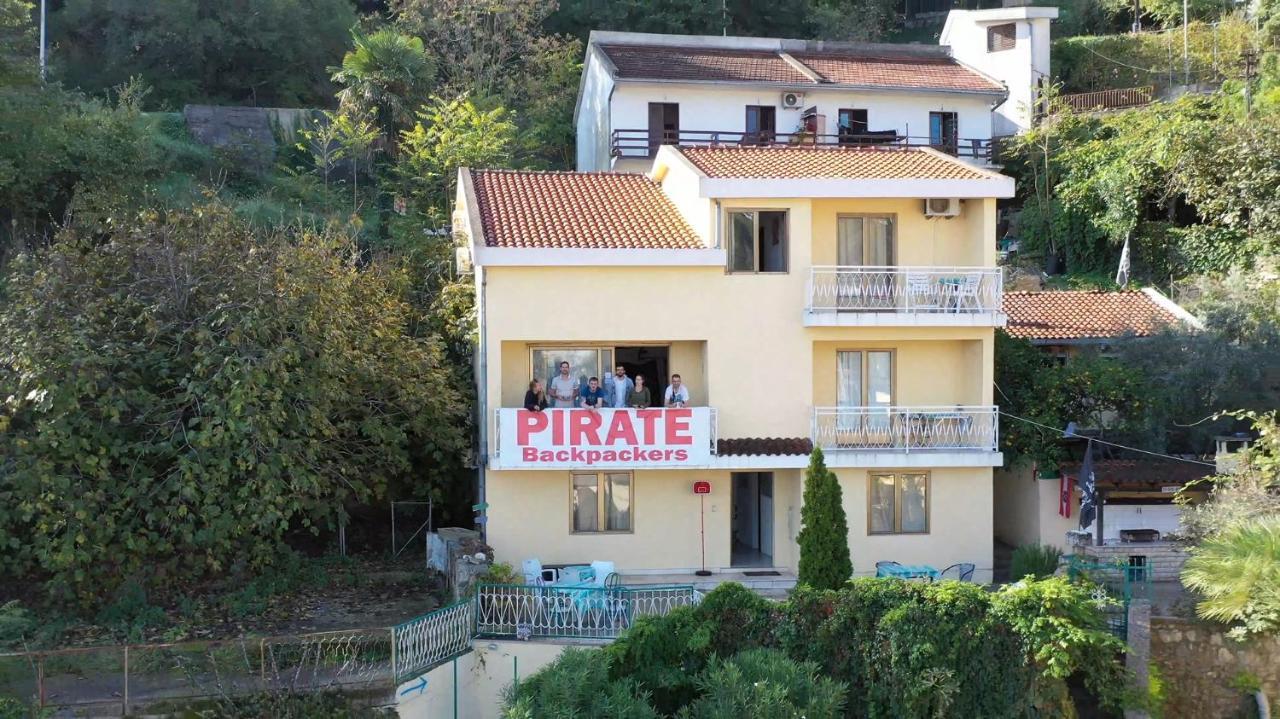 Pirate Backpackers Улцинь Экстерьер фото